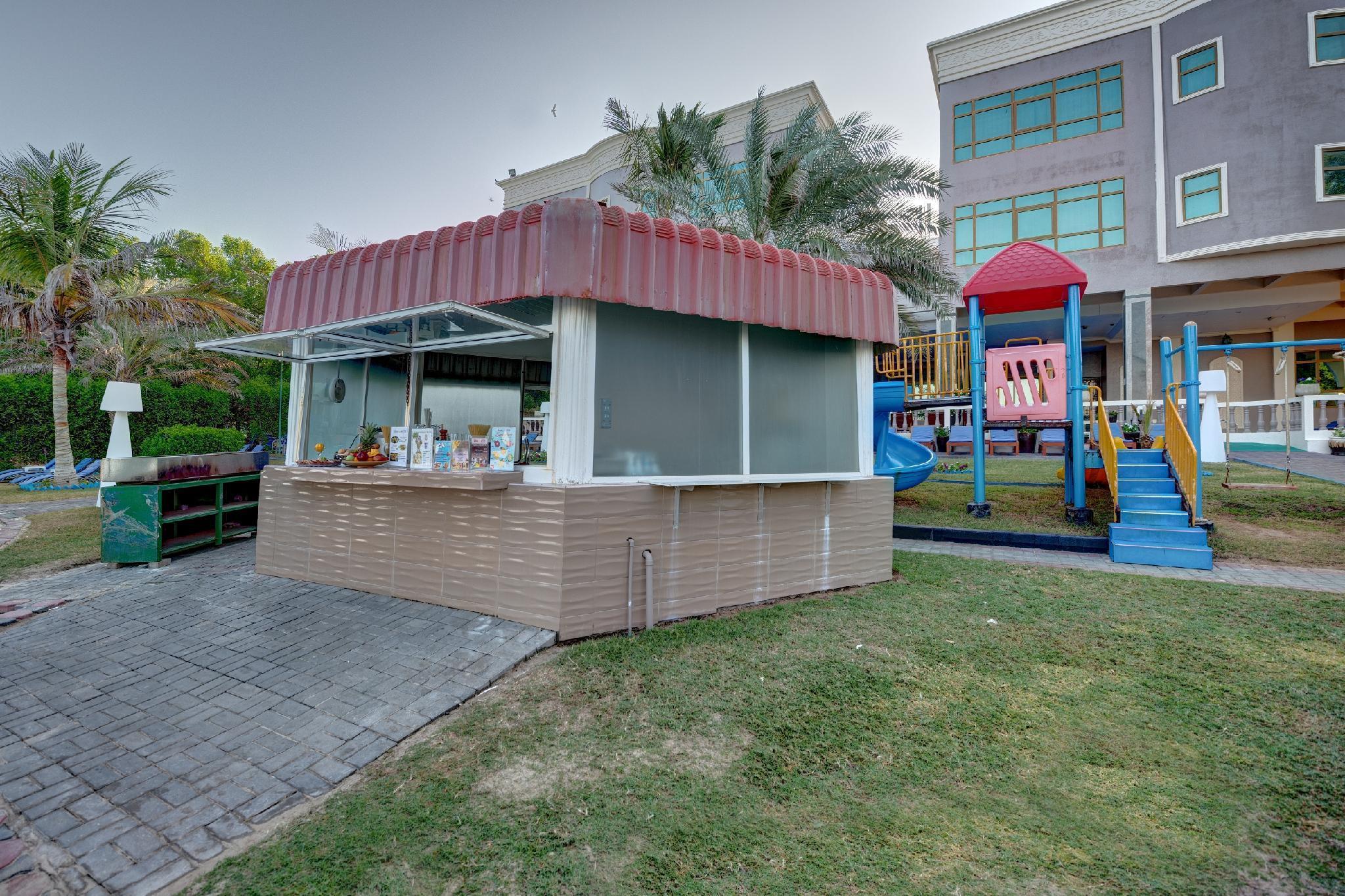 Sahara Beach Resort & Spa Sharjah Exterior photo The school's cafeteria