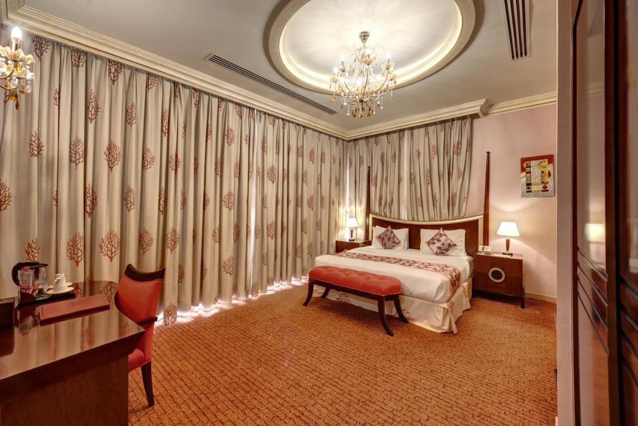 Sahara Beach Resort & Spa Sharjah Exterior photo A bedroom at the hotel