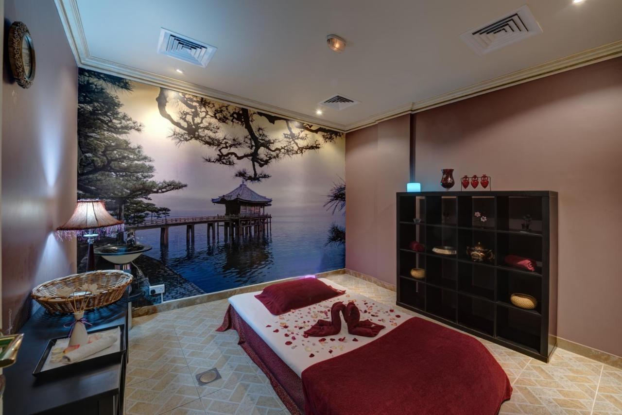 Sahara Beach Resort & Spa Sharjah Exterior photo A massage room at a spa